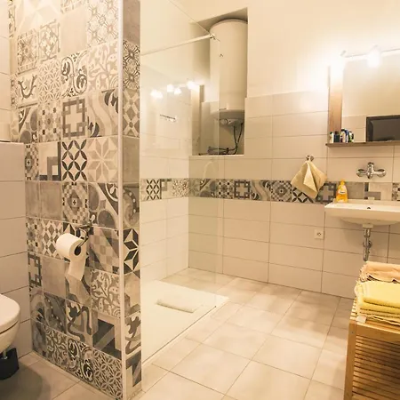 Downtown Apartment *
