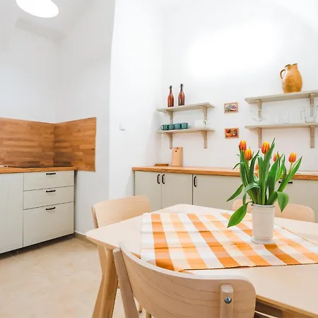 Downtown Apartment *